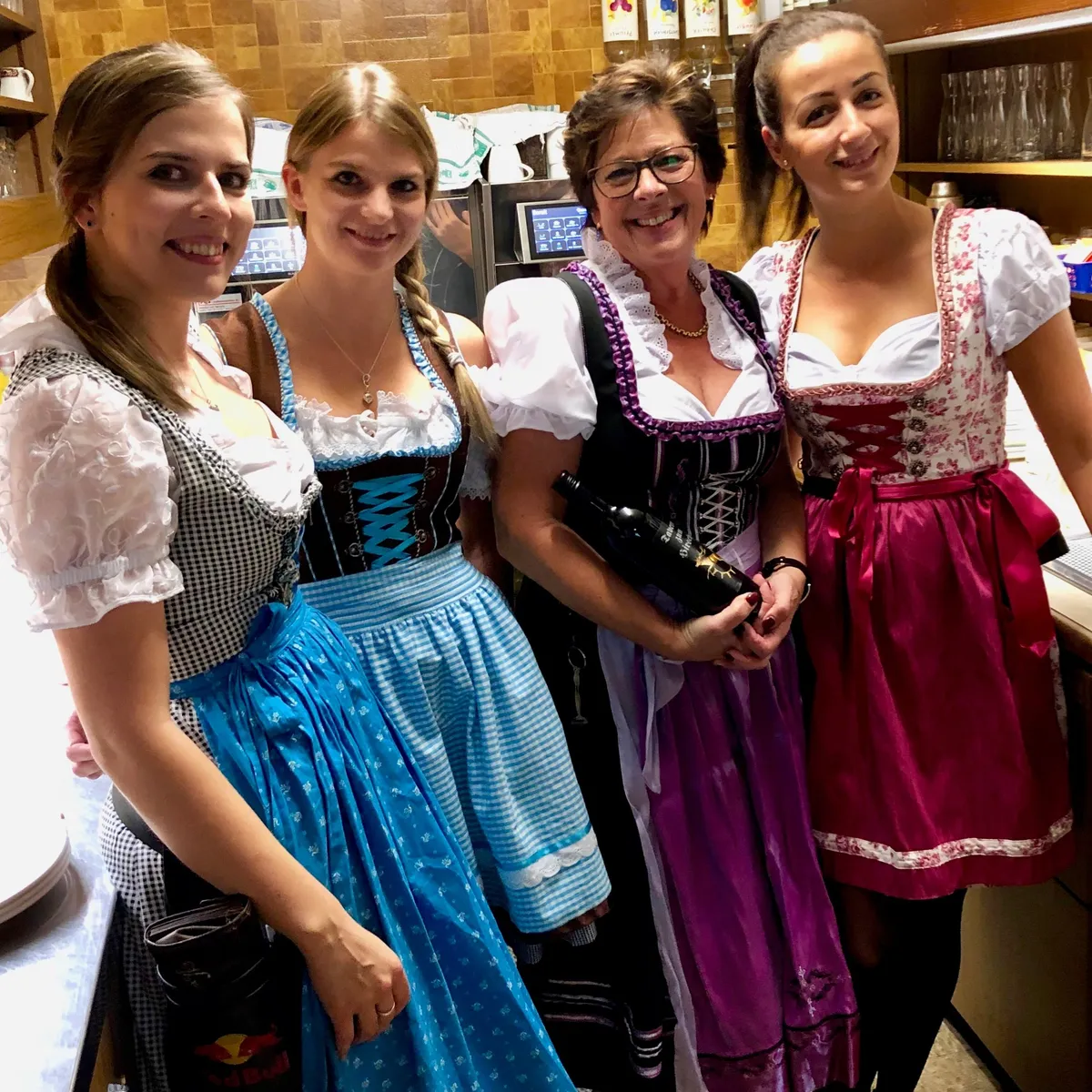 Veronika, Pascale, Susi & Adrienn